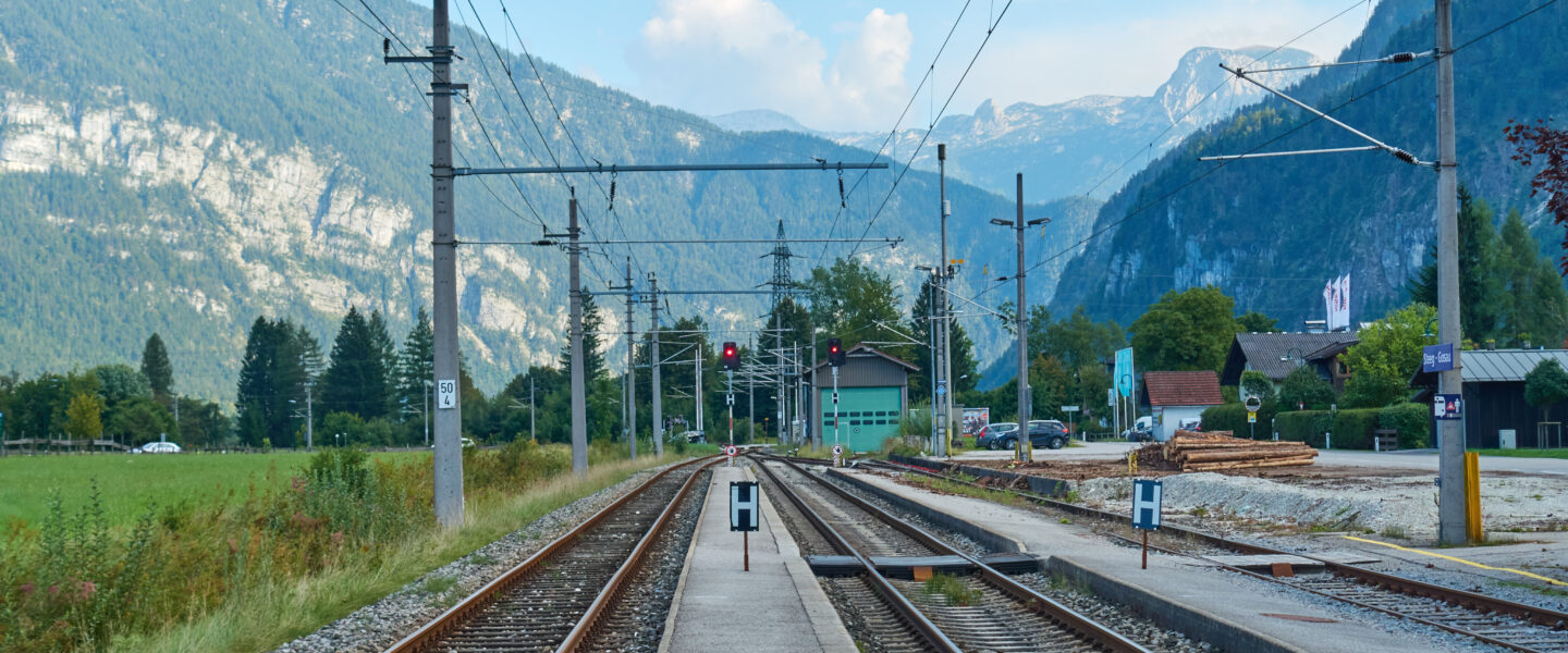 Bahnhof Steeg mit Dachstein. Foto: Martin Heppner